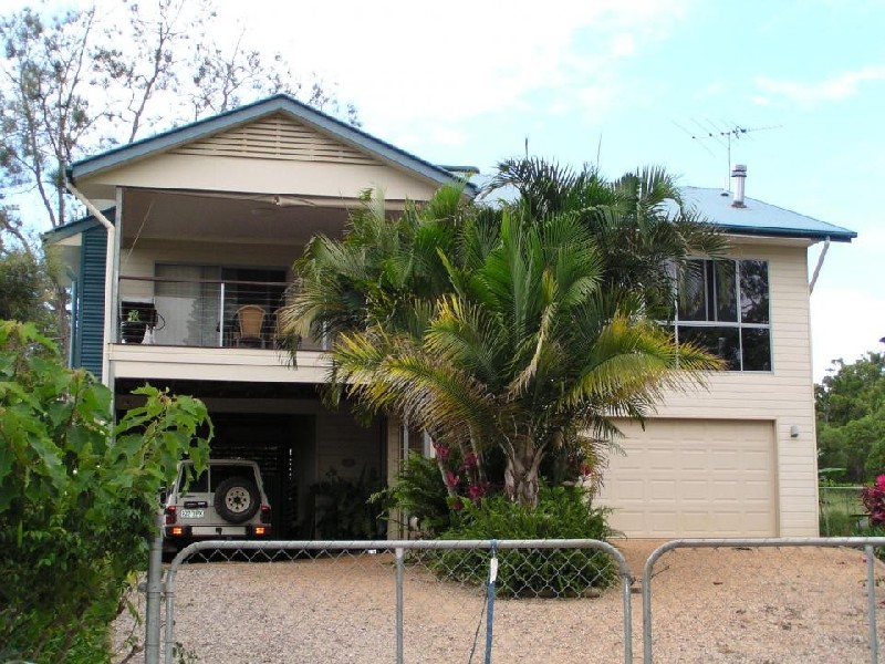 74 Perulpa Drive, Lamb Island QLD 4184