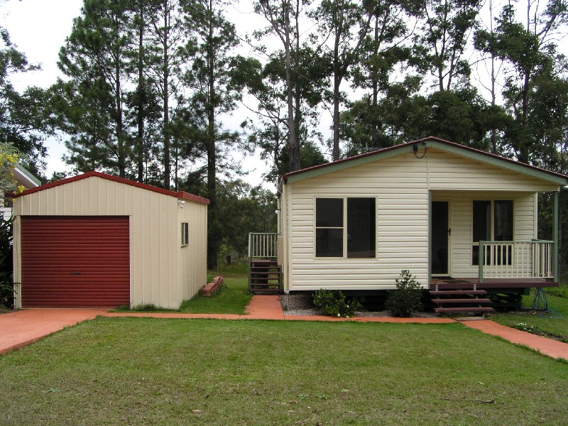 28 Cooee Crescent, Macleay Island QLD 4184