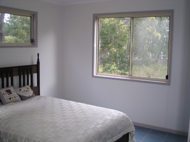 28 Cooee Crescent, Macleay Island QLD 4184