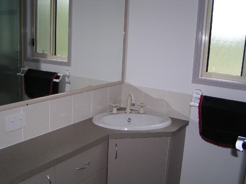 28 Cooee Crescent, Macleay Island QLD 4184