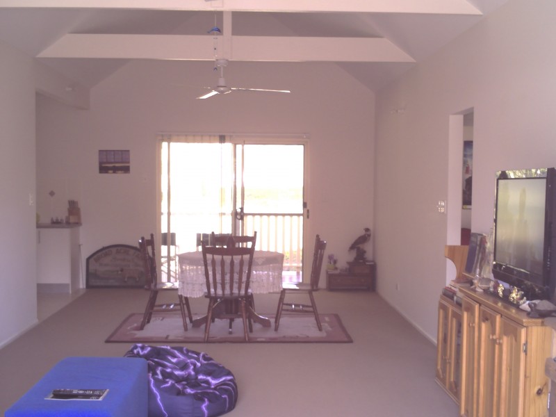 26 Francis Road, Macleay Island QLD 4184