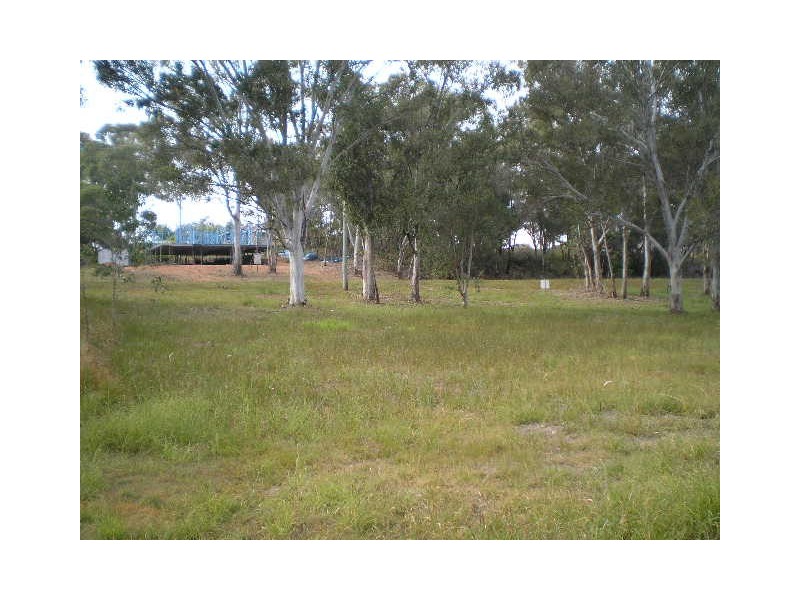 180 Lucas Drive, Lamb Island QLD 4184