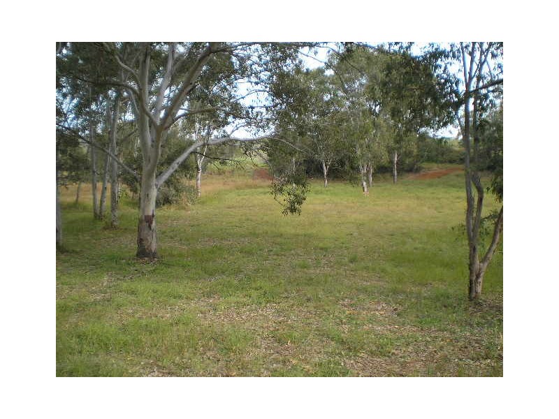 180 Lucas Drive, Lamb Island QLD 4184