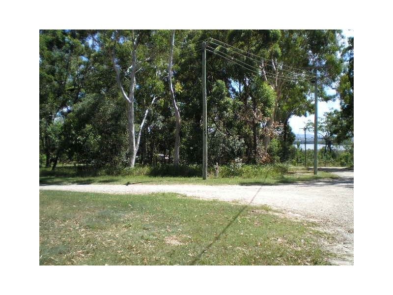 17 Brolga Street, Macleay Island QLD 4184