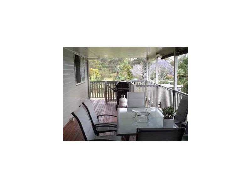 18 Eastbourne Terrace, Macleay Island QLD 4184