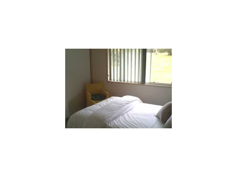 18 Eastbourne Terrace, Macleay Island QLD 4184