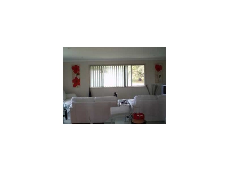 18 Eastbourne Terrace, Macleay Island QLD 4184