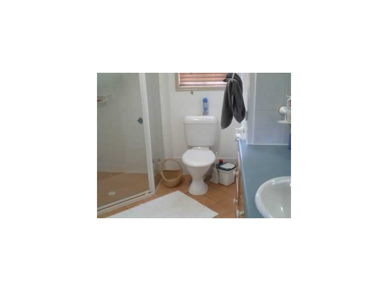 18 Eastbourne Terrace, Macleay Island QLD 4184