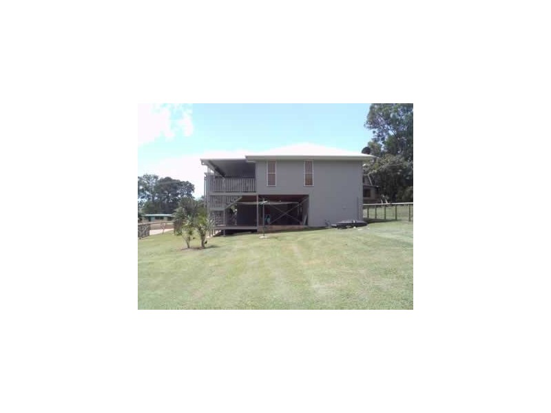 18 Eastbourne Terrace, Macleay Island QLD 4184