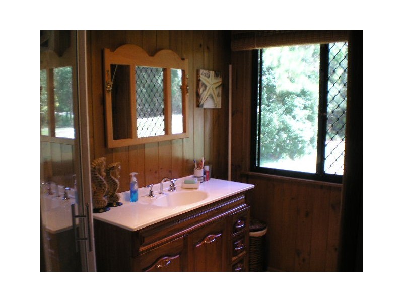 21 Arthur Street, Macleay Island QLD 4184