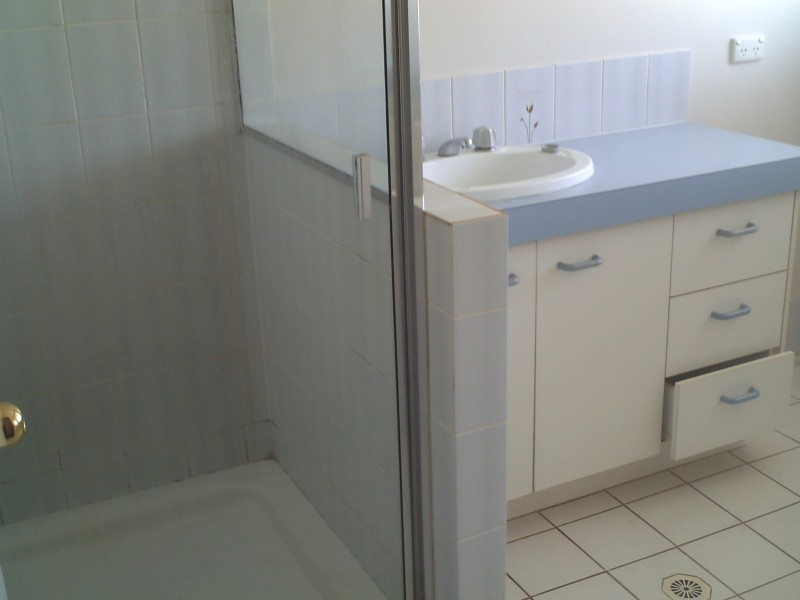 8 Michael Street, Lamb Island QLD 4184