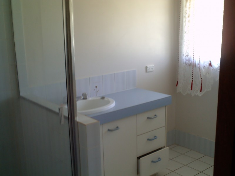 8 Michael Street, Lamb Island QLD 4184