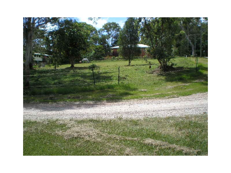 1 Bloodwood, Lamb Island QLD 4184