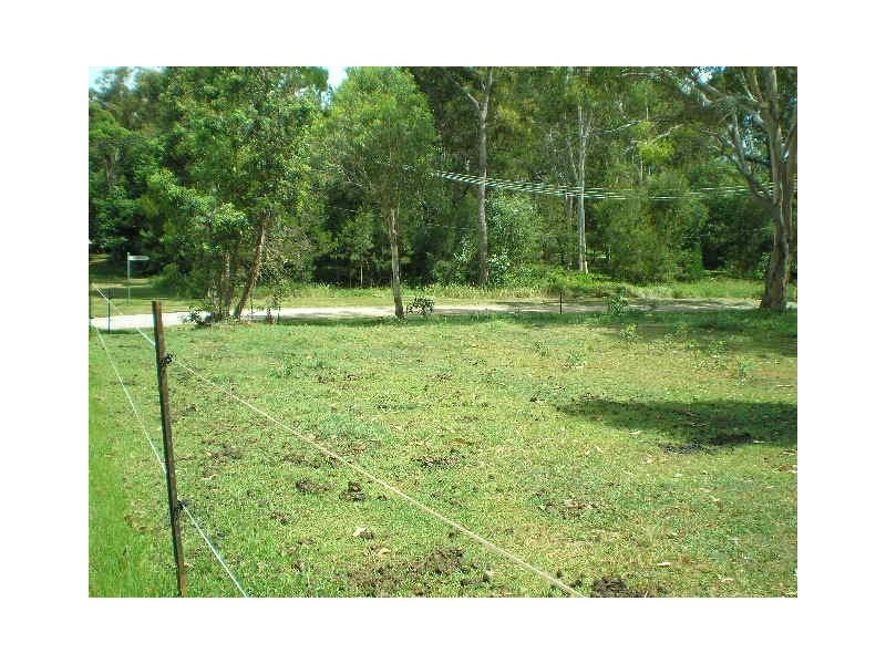 1 Bloodwood, Lamb Island QLD 4184