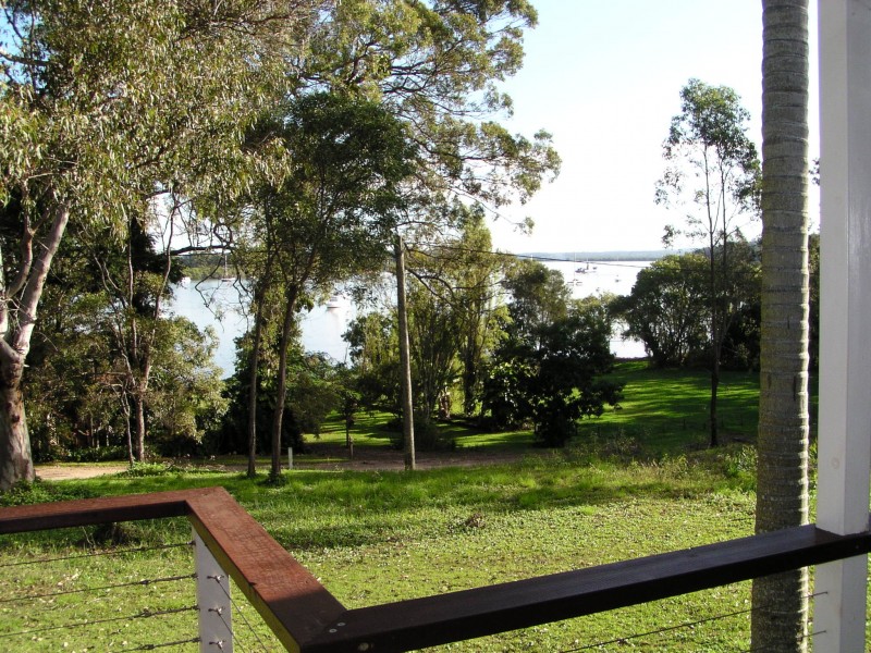 35 Tina, Lamb Island QLD 4184