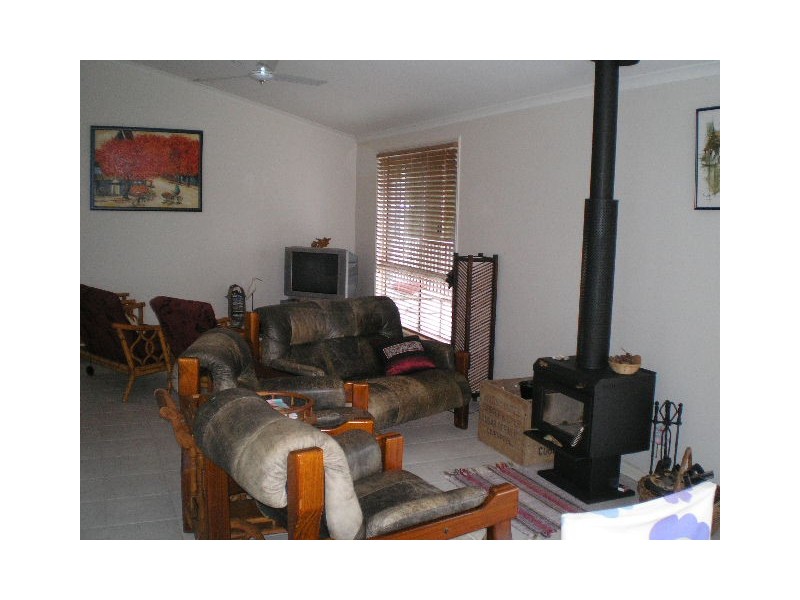 1 Link Street, Lamb Island QLD 4184