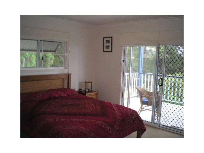 1 Link Street, Lamb Island QLD 4184