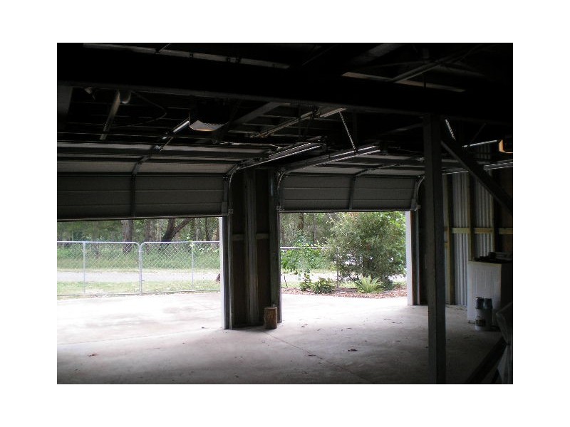 1 Link Street, Lamb Island QLD 4184