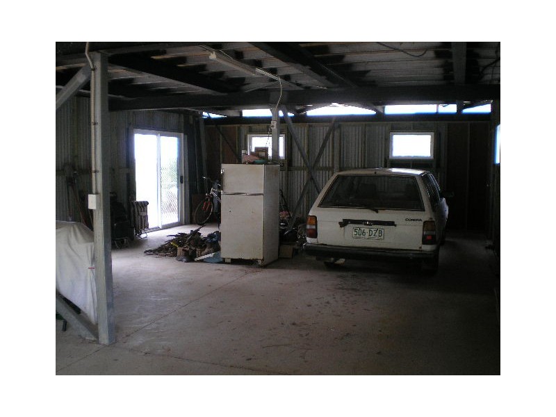 1 Link Street, Lamb Island QLD 4184