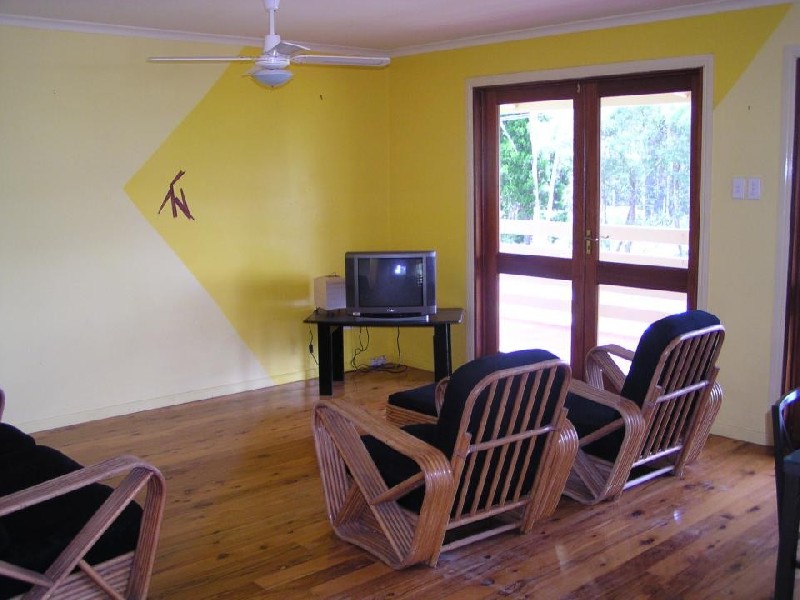 19 Dalpura Street, Macleay Island QLD 4184