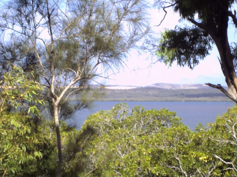 1 Blue Bay Crescent, Macleay Island QLD 4184