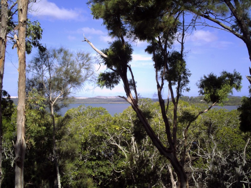 1 Blue Bay Crescent, Macleay Island QLD 4184