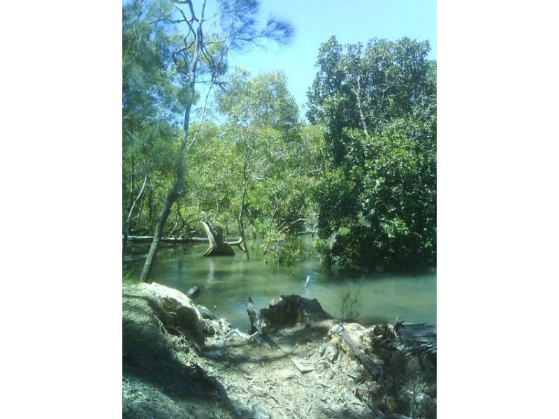 1 Blue Bay Crescent, Macleay Island QLD 4184