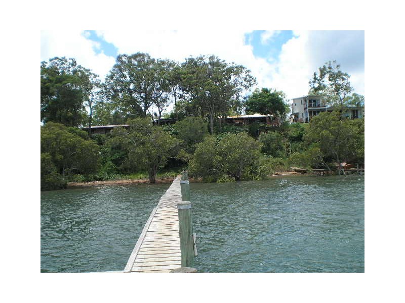 130 Western Road, Macleay Island QLD 4184
