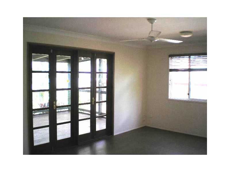 130 Western Road, Macleay Island QLD 4184