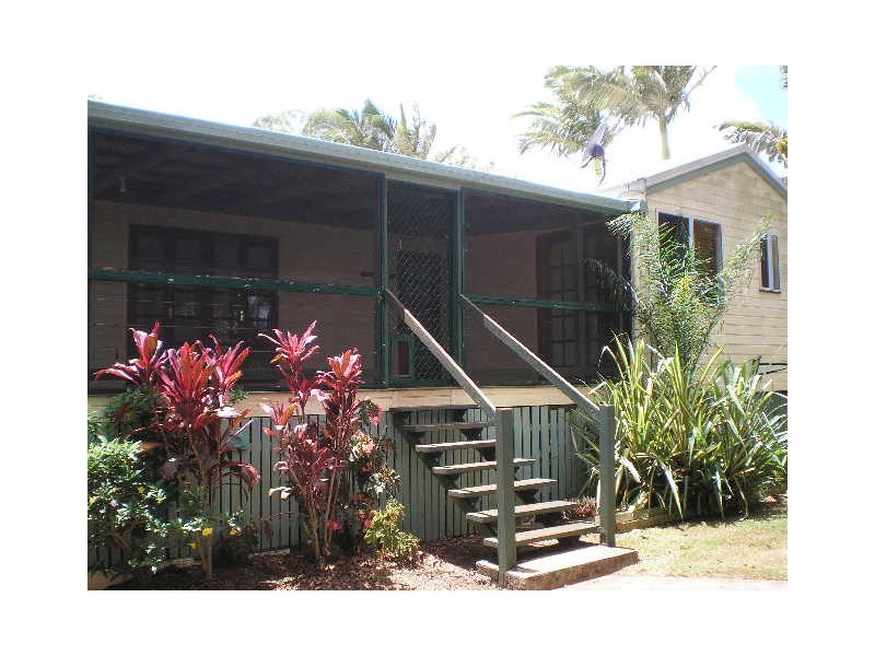 130 Western Road, Macleay Island QLD 4184