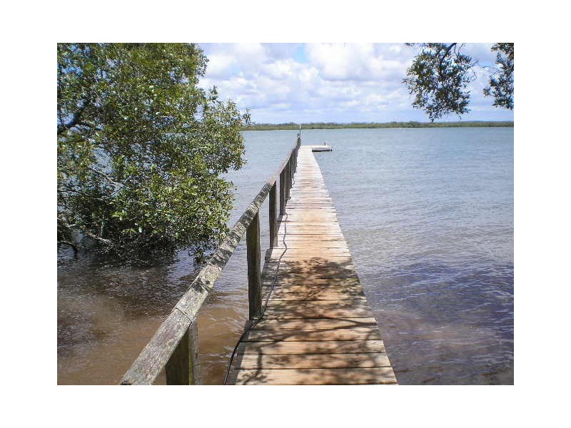 130 Western Road, Macleay Island QLD 4184