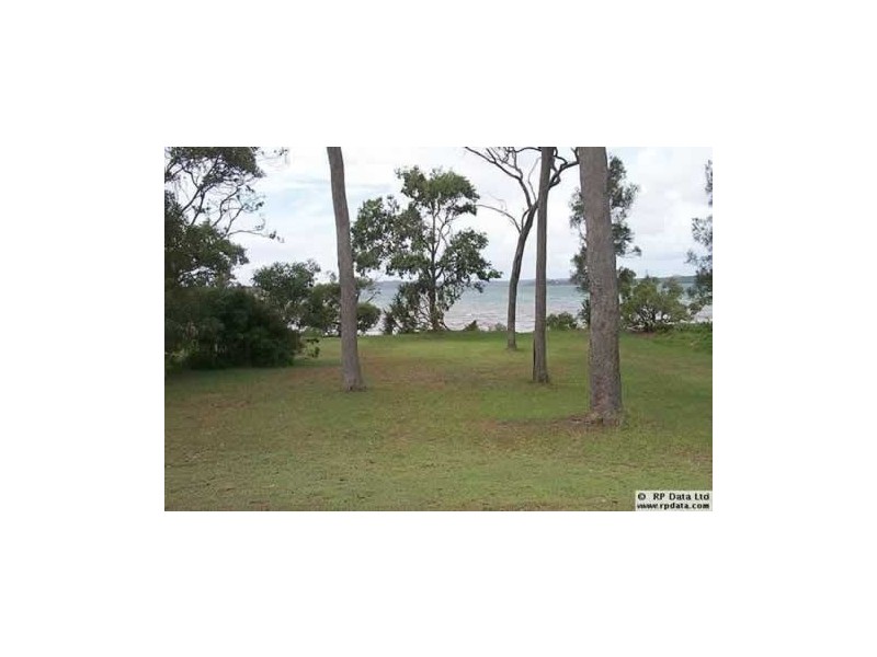 10 Coorong Street, Macleay Island QLD 4184