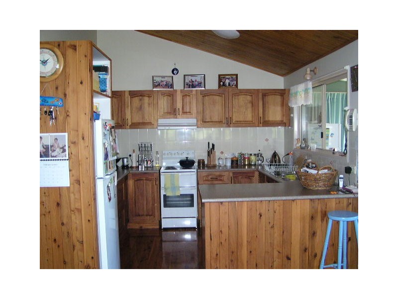 29 Leanne Street, Macleay Island QLD 4184