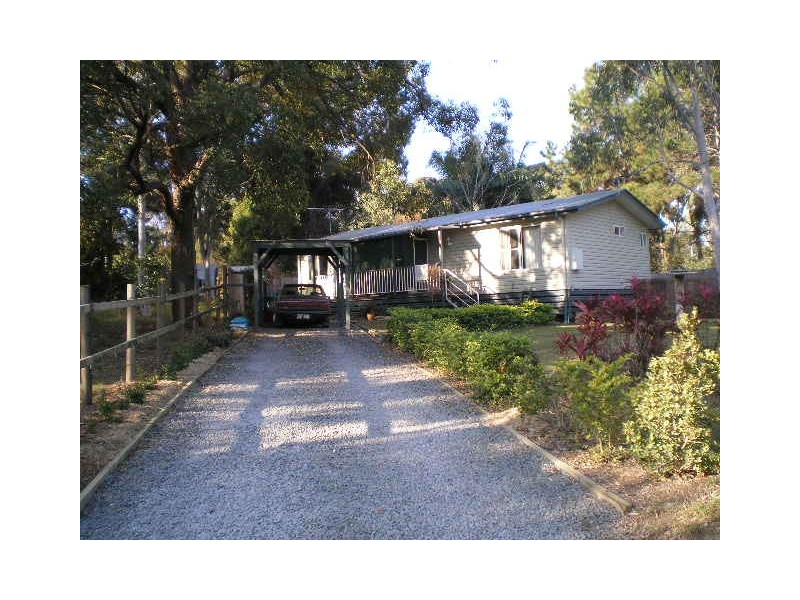 26 Alexander Street, Macleay Island QLD 4184
