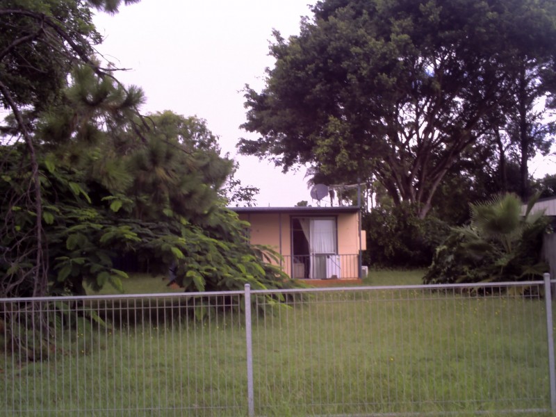 16 Francis Street, Macleay Island QLD 4184