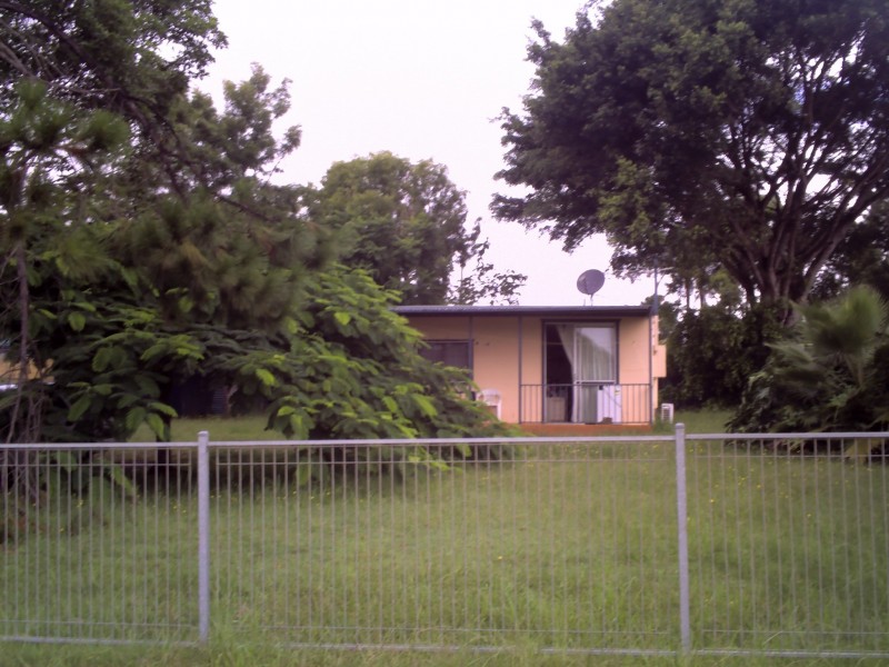 16 Francis Street, Macleay Island QLD 4184
