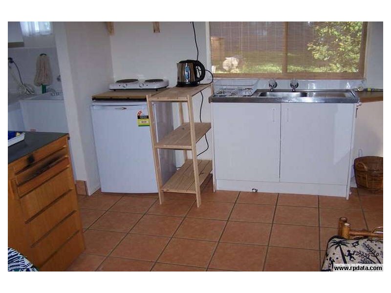16 Francis Street, Macleay Island QLD 4184