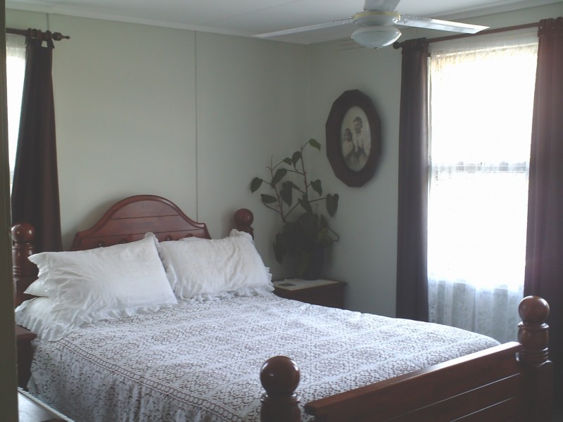 11 Lemontree Drive, Macleay Island QLD 4184