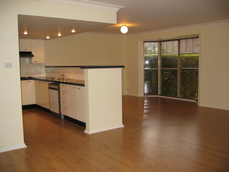 40 Strathalby Drive, Oatlands NSW 2117