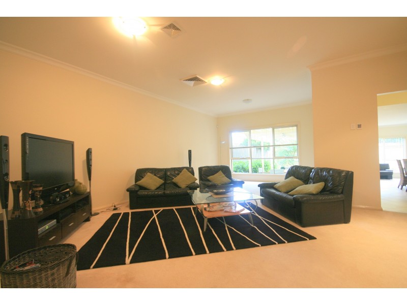 42 Linden Way, Bella Vista NSW 2153