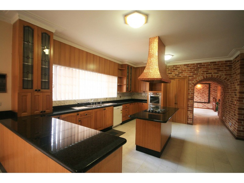 49 Strathalbyn Drive, Oatlands NSW 2117