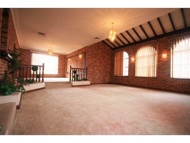 49 Strathalbyn Drive, Oatlands NSW 2117