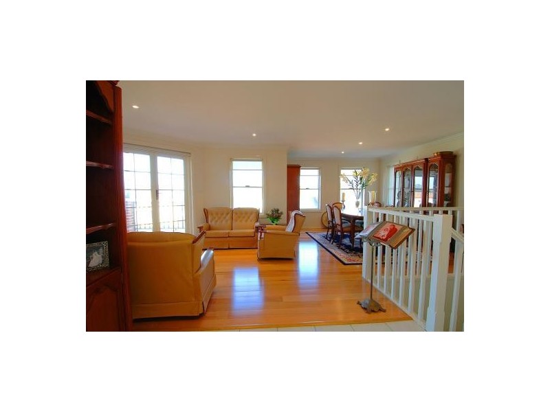 37 Hunterford Crescent, Oatlands NSW 2117