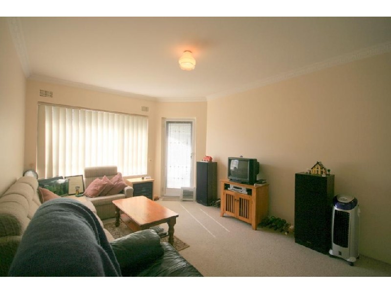 18/2  Iron Street, North Parramatta NSW 2151