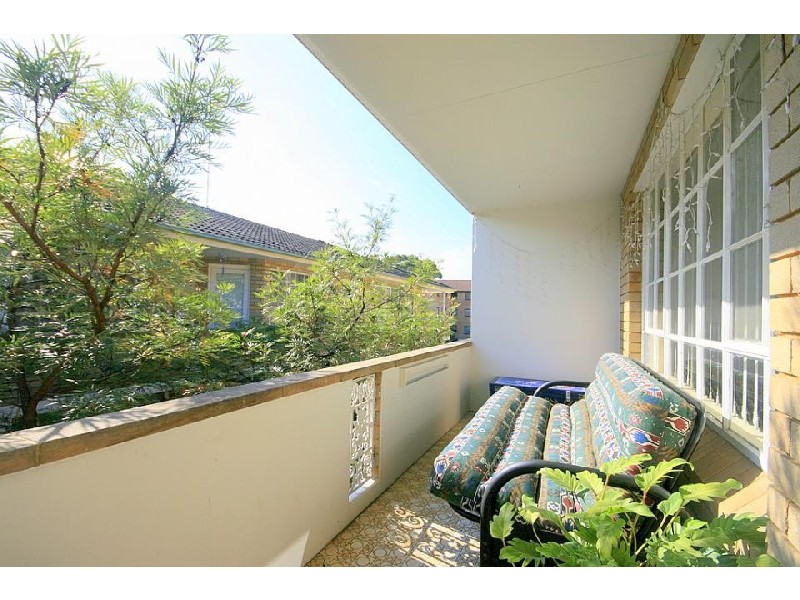 18/2  Iron Street, North Parramatta NSW 2151