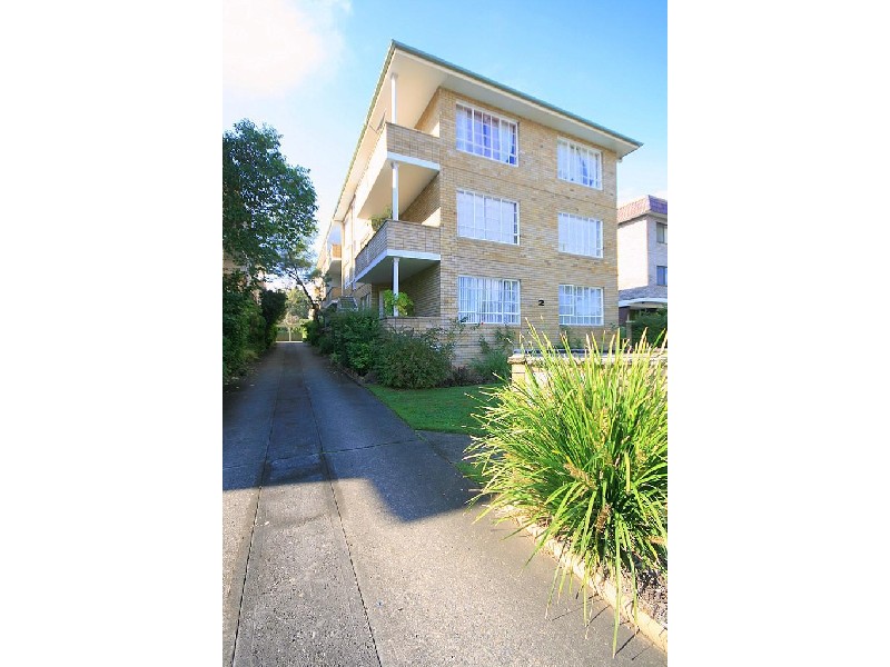 18/2  Iron Street, North Parramatta NSW 2151