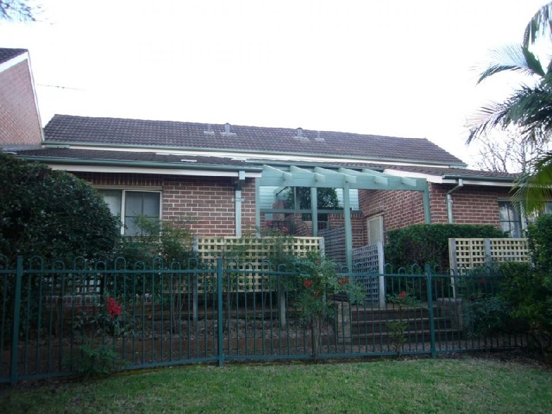 11 Strathalbyn Drive, Oatlands NSW 2117