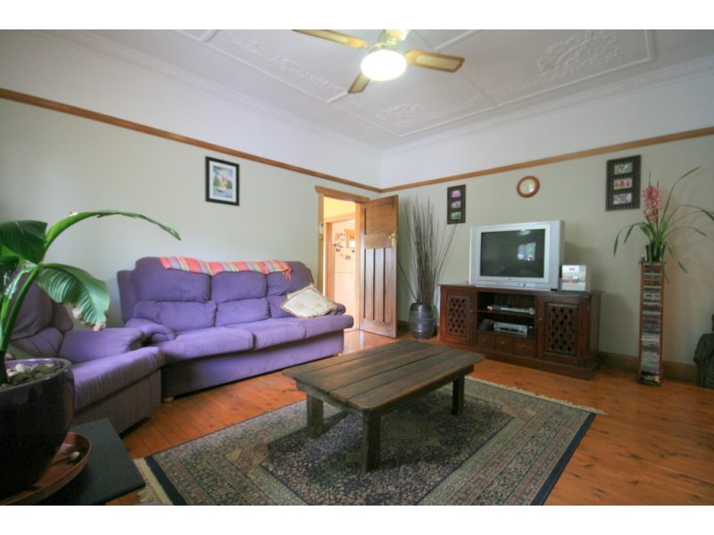121 Windsor Road, Northmead NSW 2152