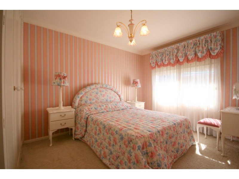 18 Lennox Street, Northmead NSW 2152