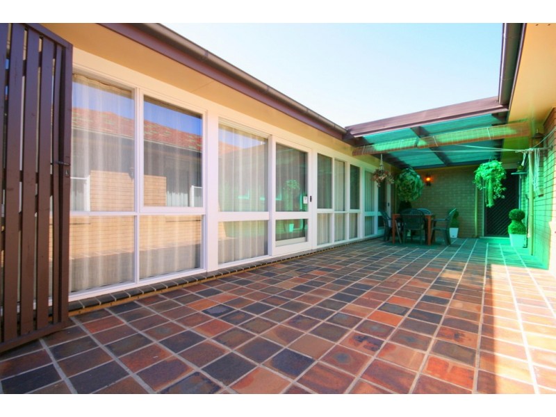 18 Lennox Street, Northmead NSW 2152